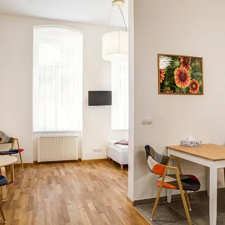 Apartment Karlovarska *