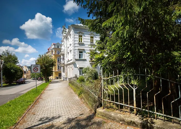 Karlovarska * Marianske Lazne