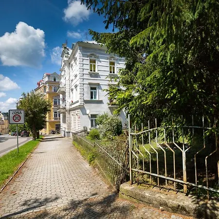 Karlovarska * Mariánské Lázně